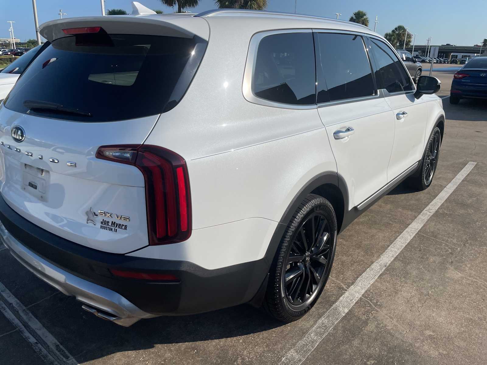 Thumbnail: 2020 Kia Telluride - 3