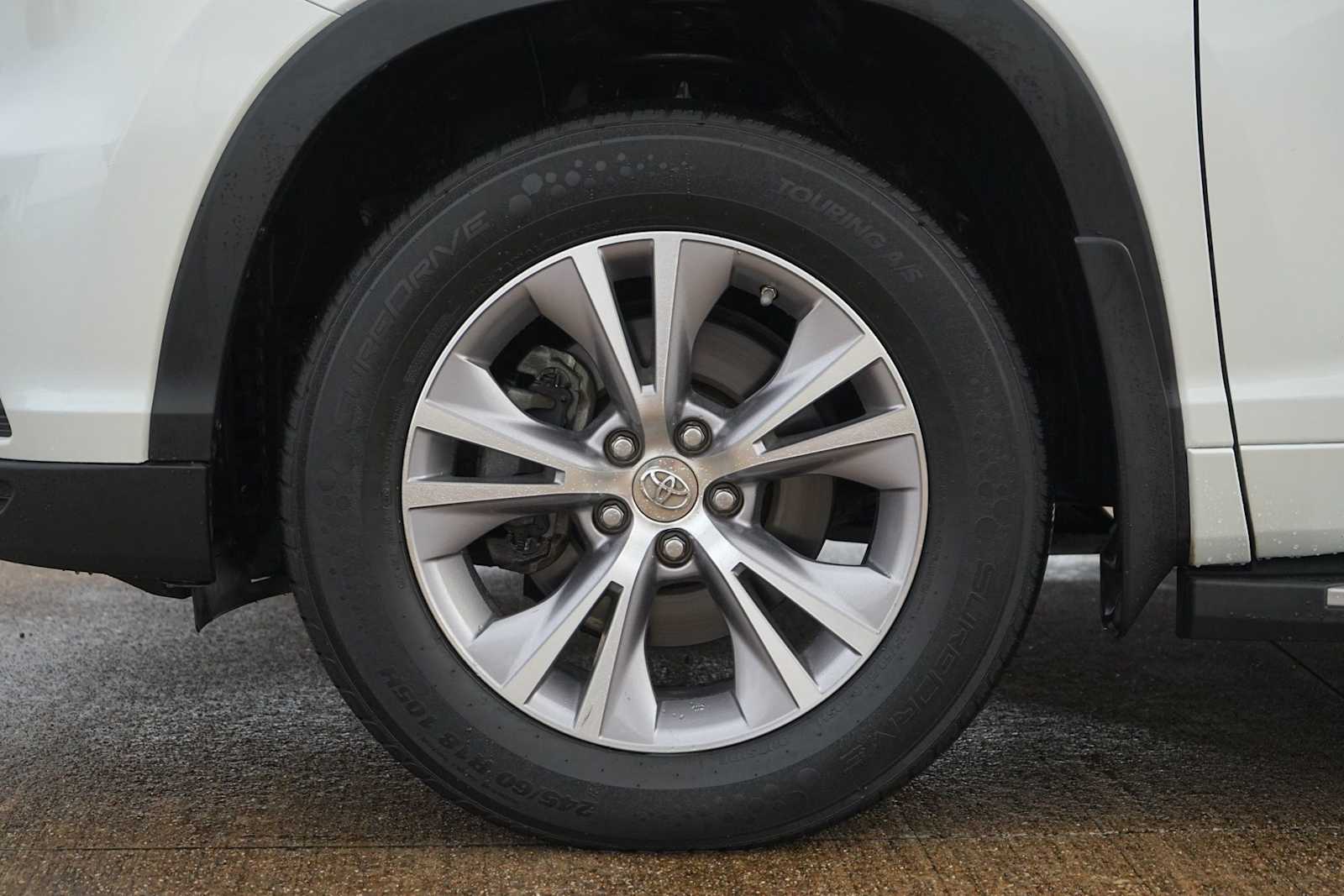 Thumbnail: 2015 Toyota Highlander - 7