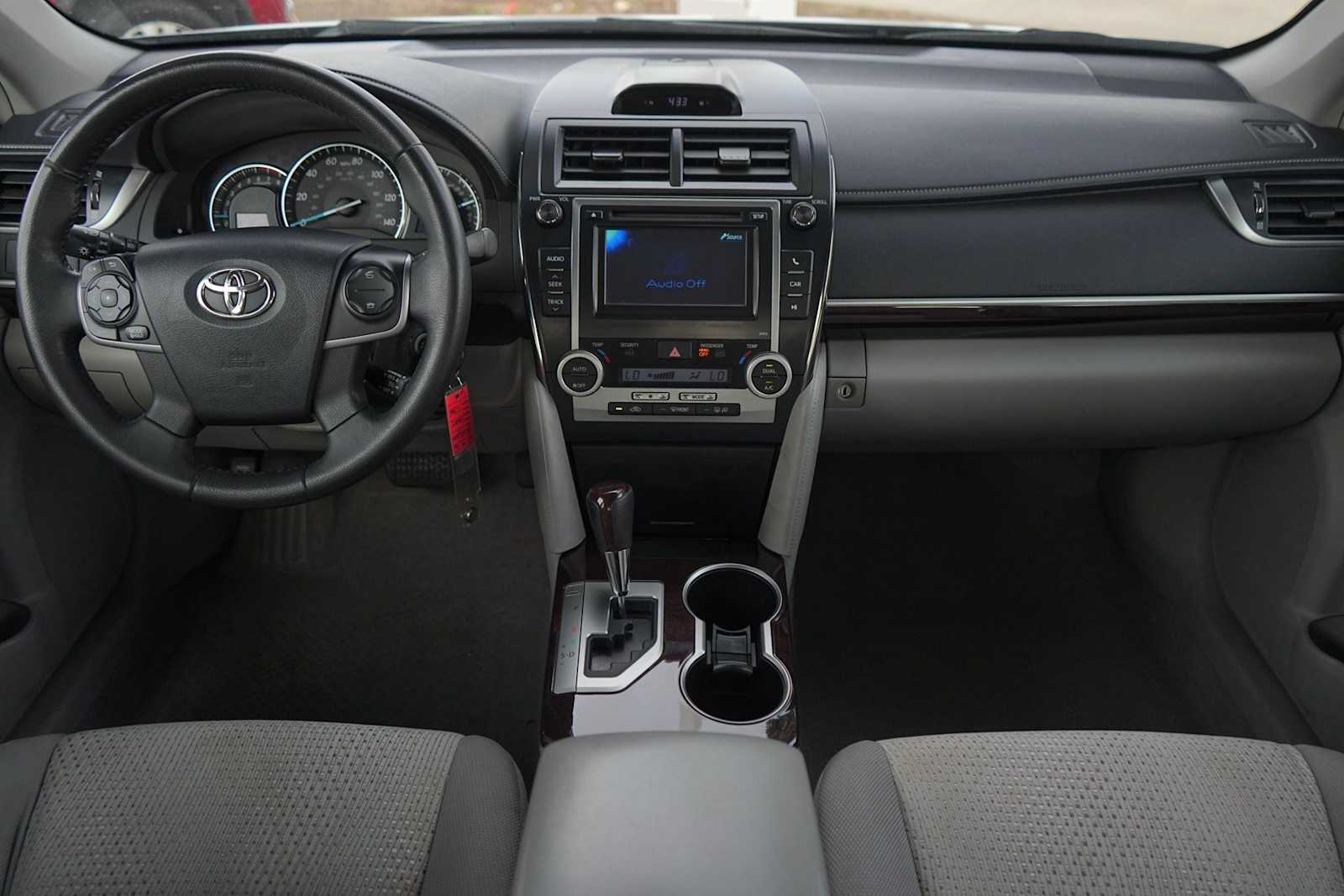 Thumbnail: 2012 Toyota Camry - 10