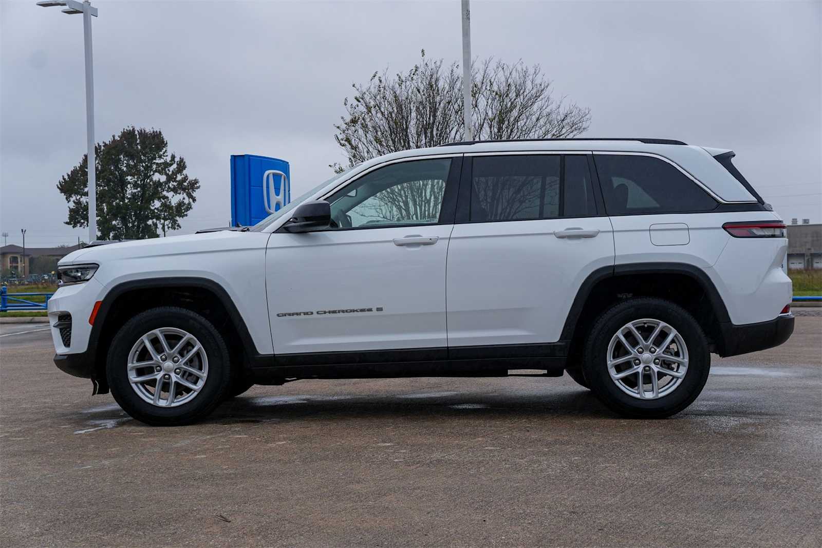 Thumbnail: 2023 Jeep Grand Cherokee - 3