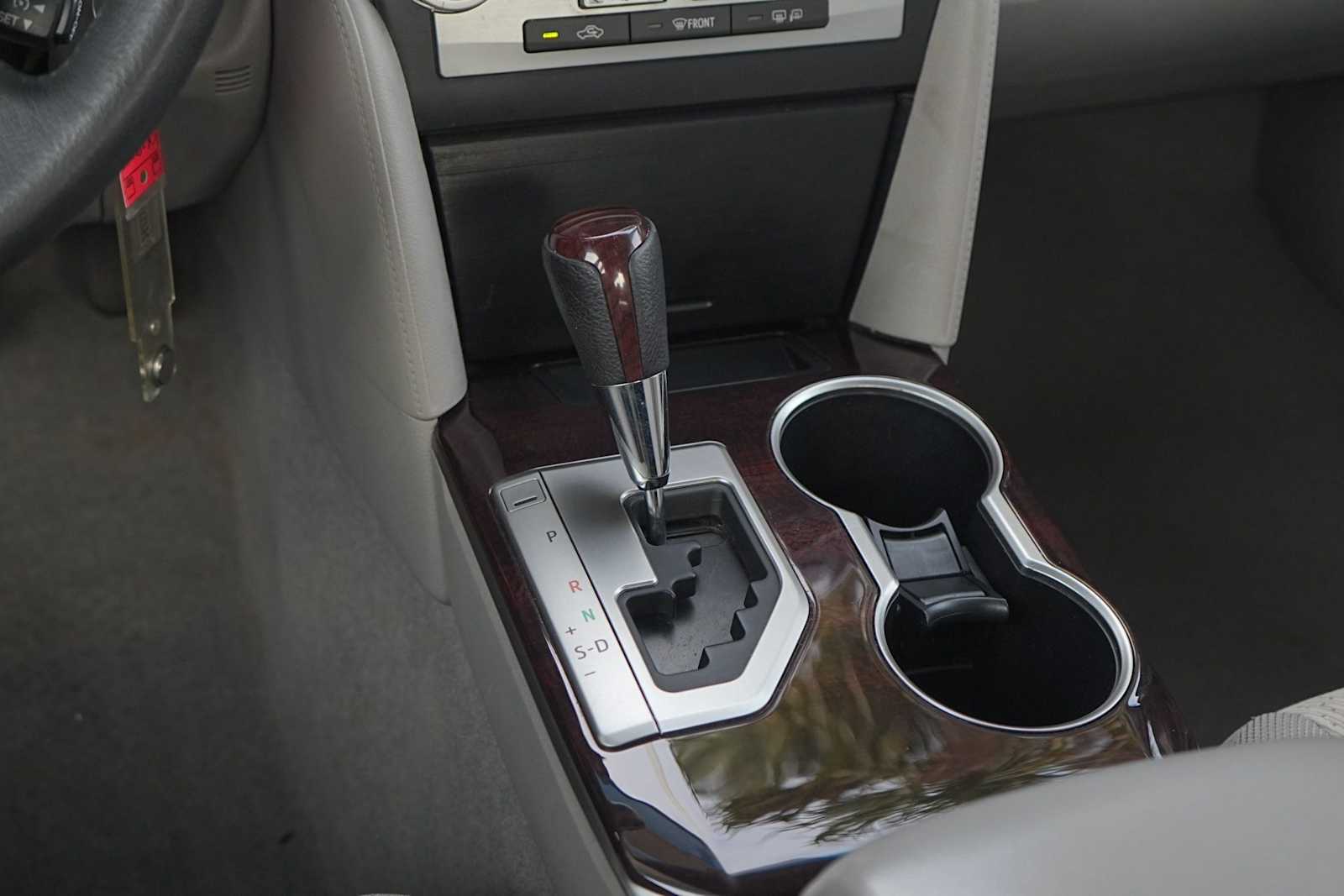 Thumbnail: 2012 Toyota Camry - 21
