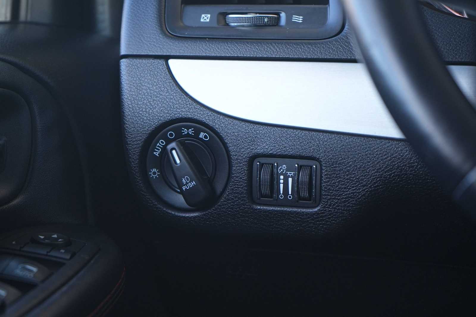 Thumbnail: 2018 Dodge Grand Caravan - 23