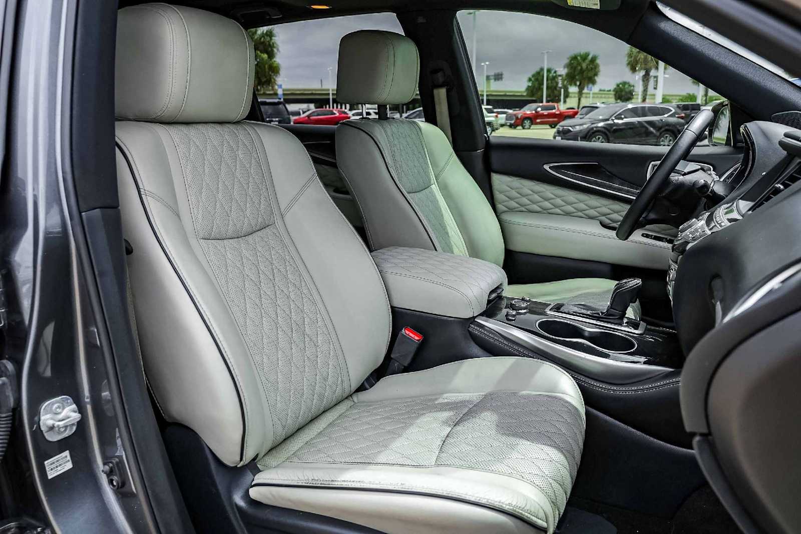 Thumbnail: 2019 INFINITI QX60 - 12