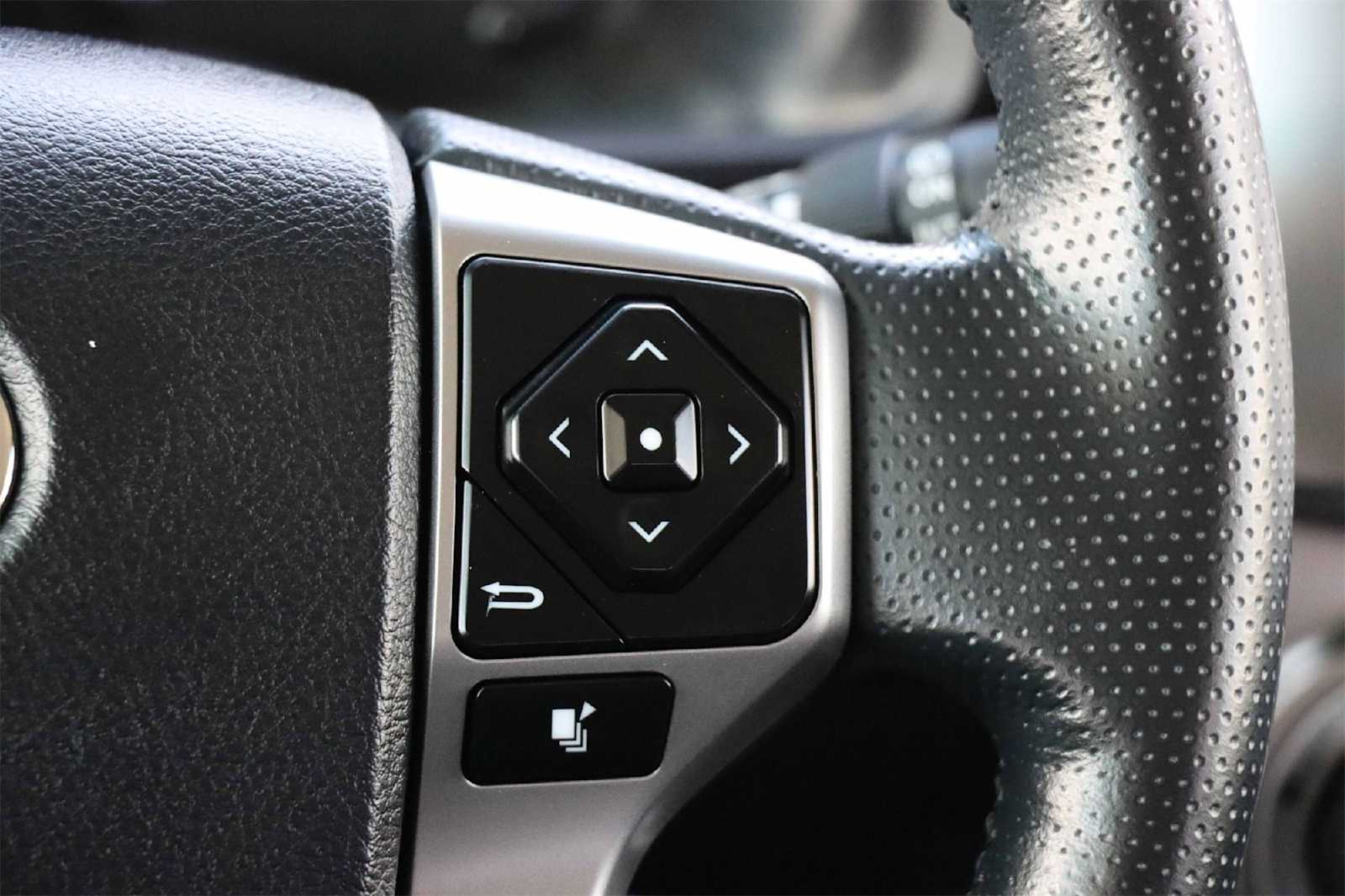 Thumbnail: 2024 Toyota 4Runner - 24