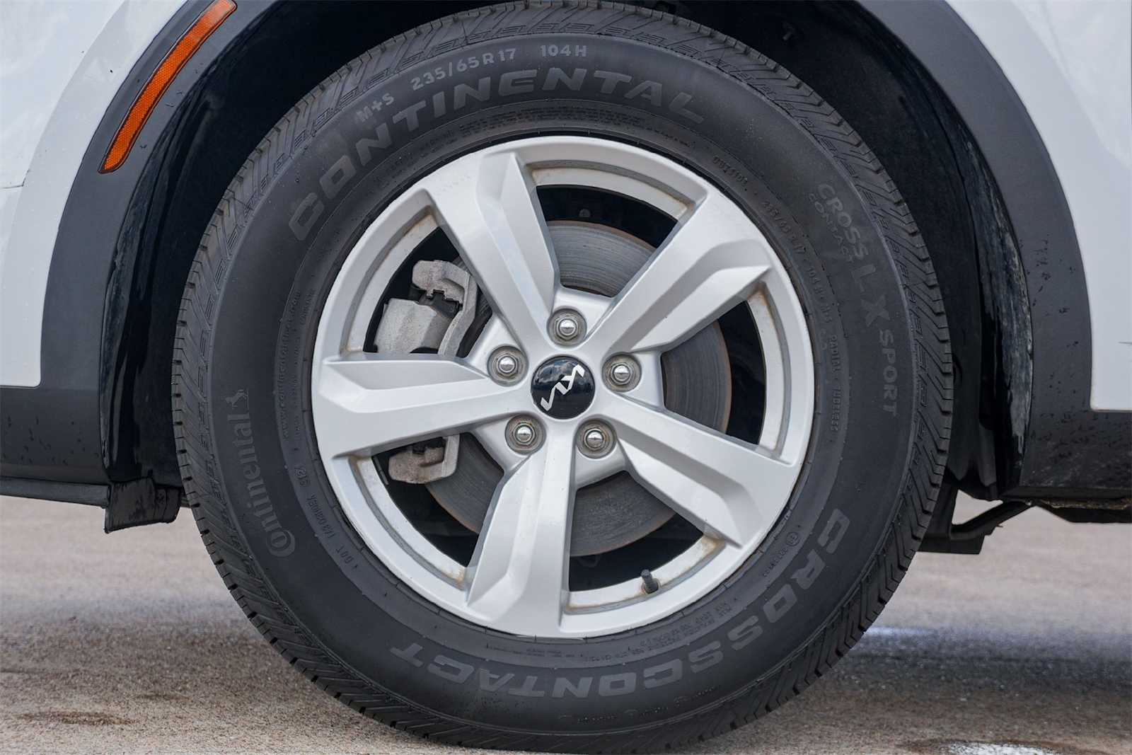 Thumbnail: 2023 Kia Sorento - 8