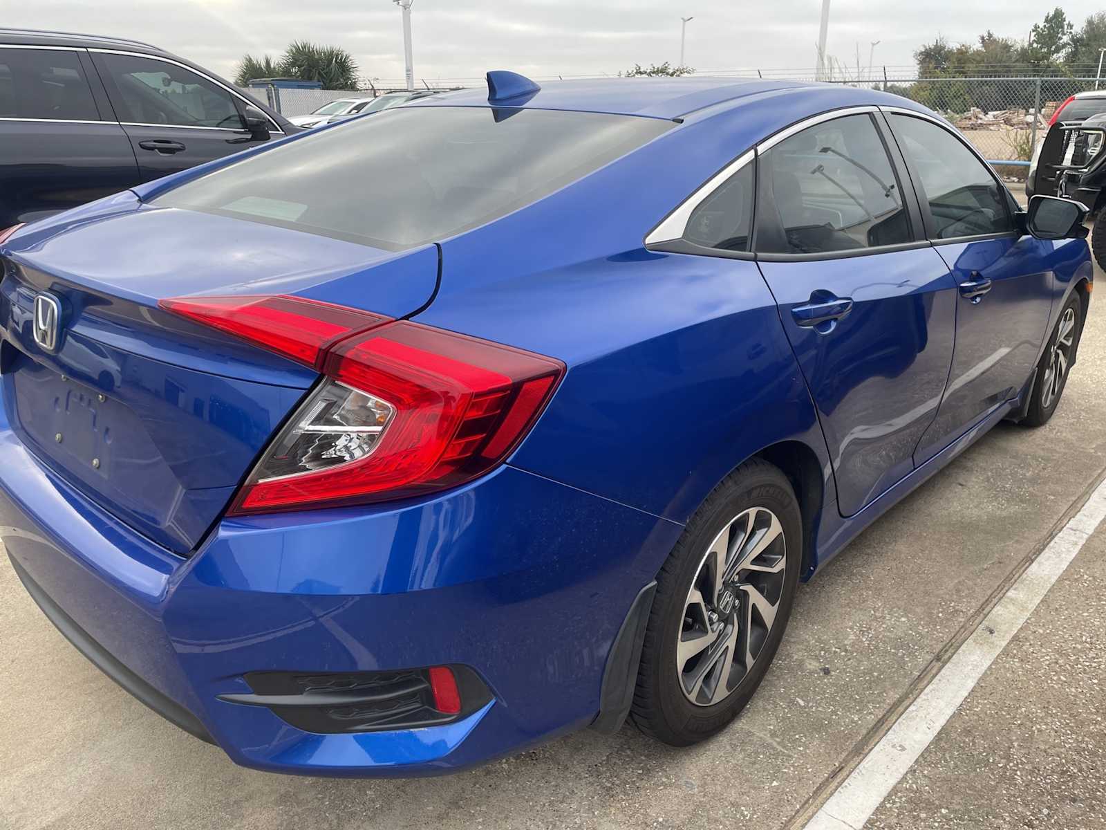 Thumbnail: 2017 Honda Civic - 3