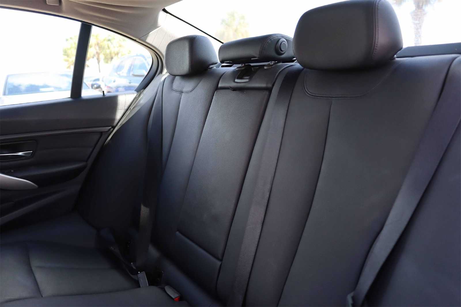 Thumbnail: 2013 BMW 3 Series - 15