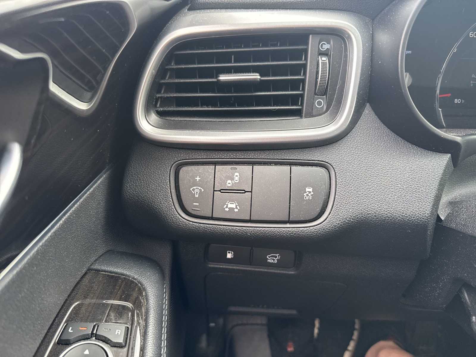 Thumbnail: 2019 Kia Sorento - 10