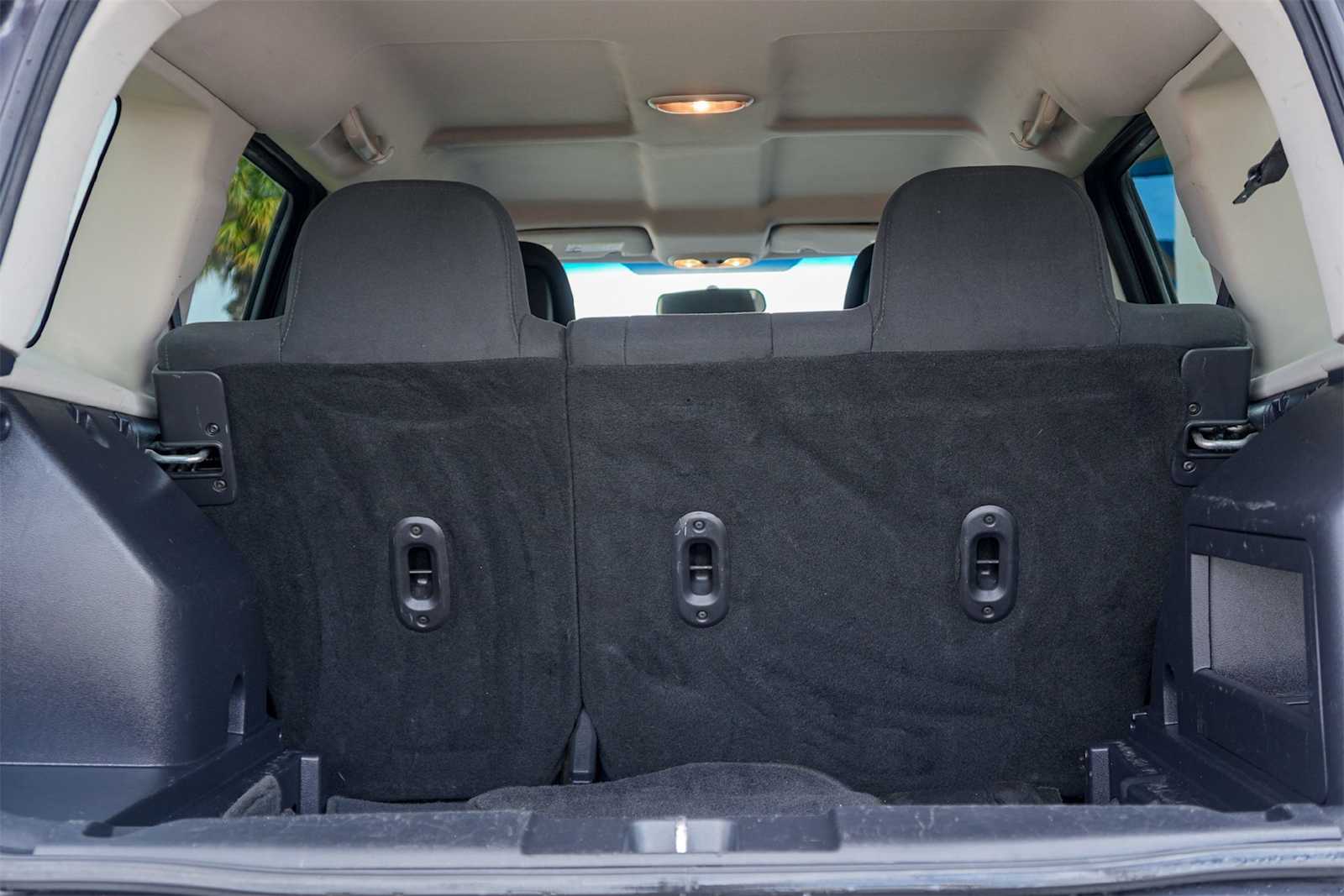 Thumbnail: 2015 Jeep Patriot - 19