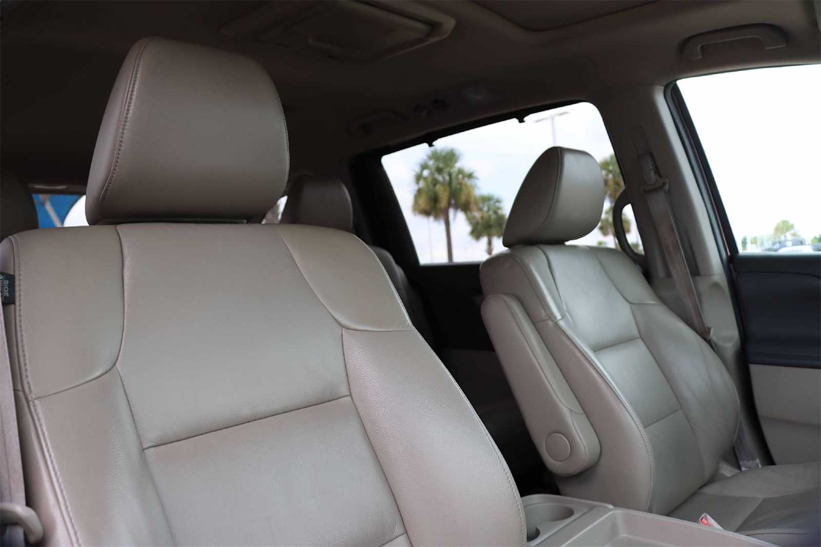 Thumbnail: 2012 Honda Odyssey - 12