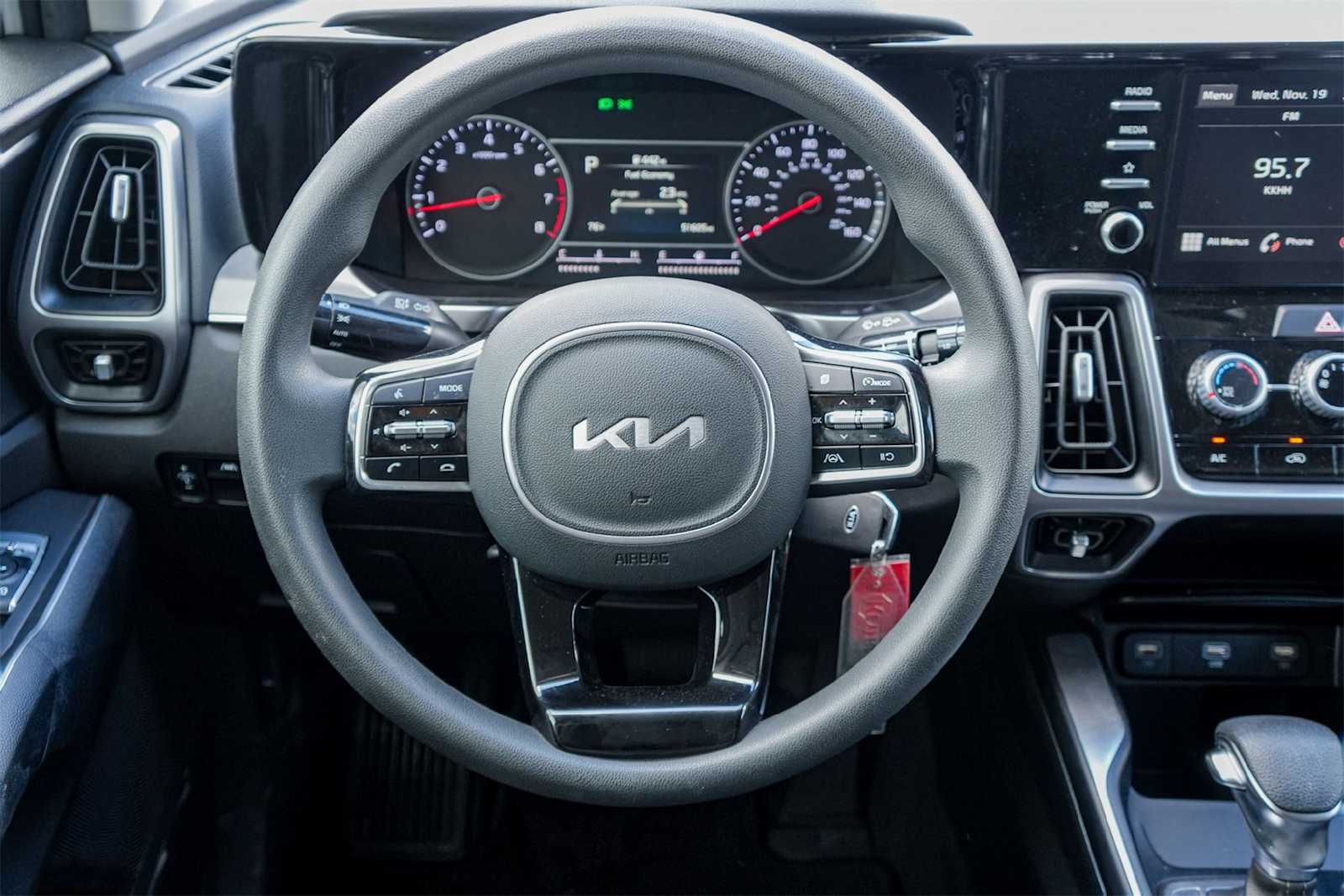 Thumbnail: 2023 Kia Sorento - 15