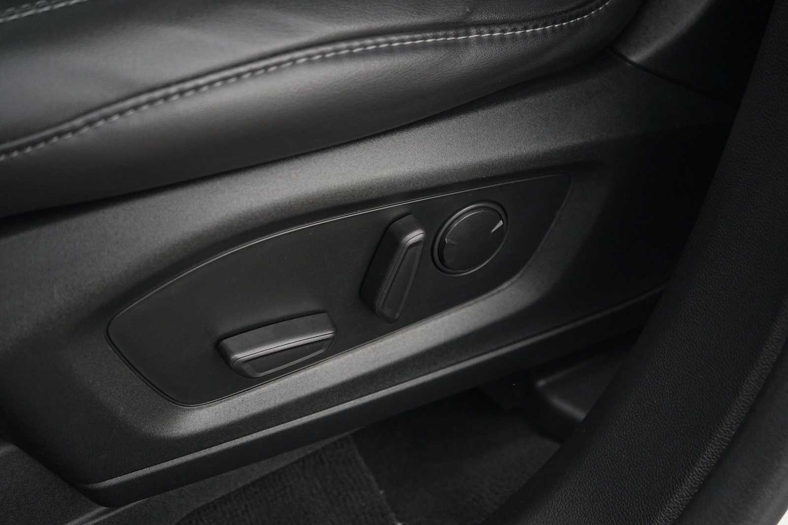 Thumbnail: 2023 Ford Explorer - 12