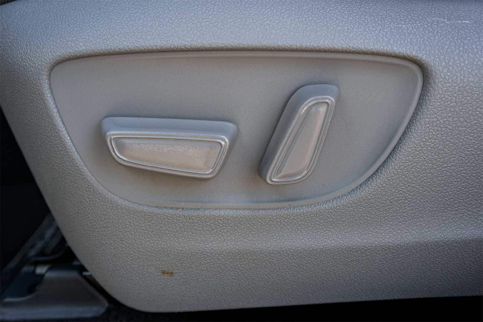 Thumbnail: 2021 Toyota Highlander - 21