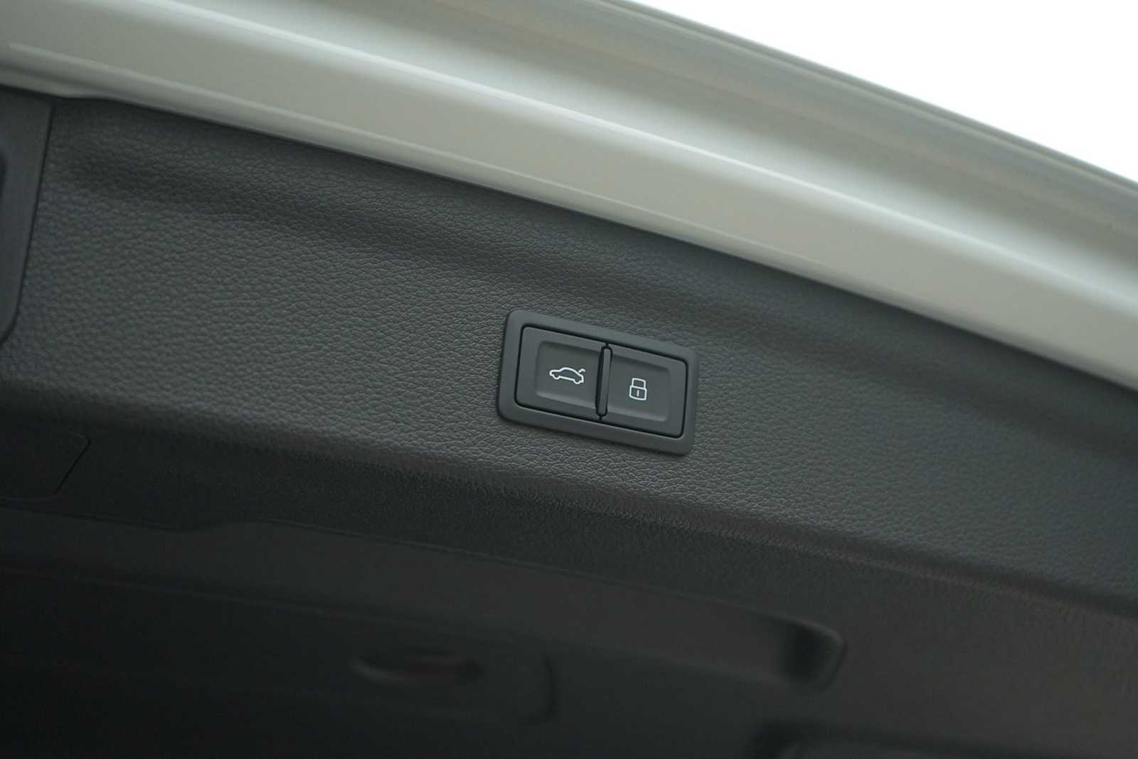 Thumbnail: 2023 Audi Q3 - 26