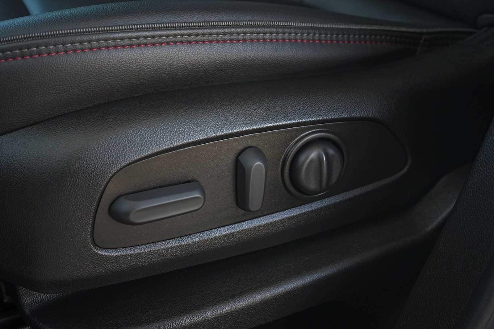 Thumbnail: 2022 Chevrolet Traverse - 12