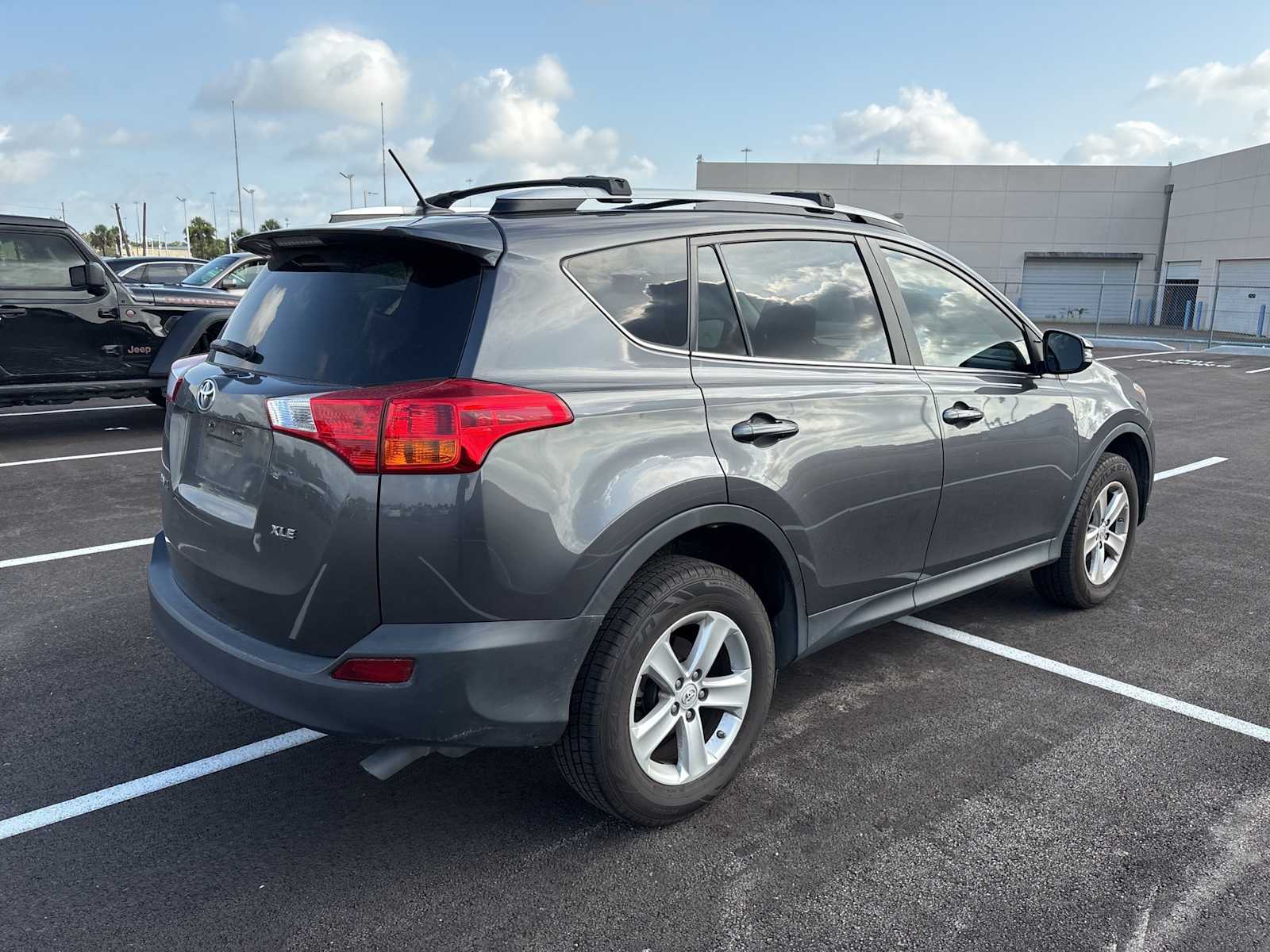Thumbnail: 2014 Toyota RAV4 - 4