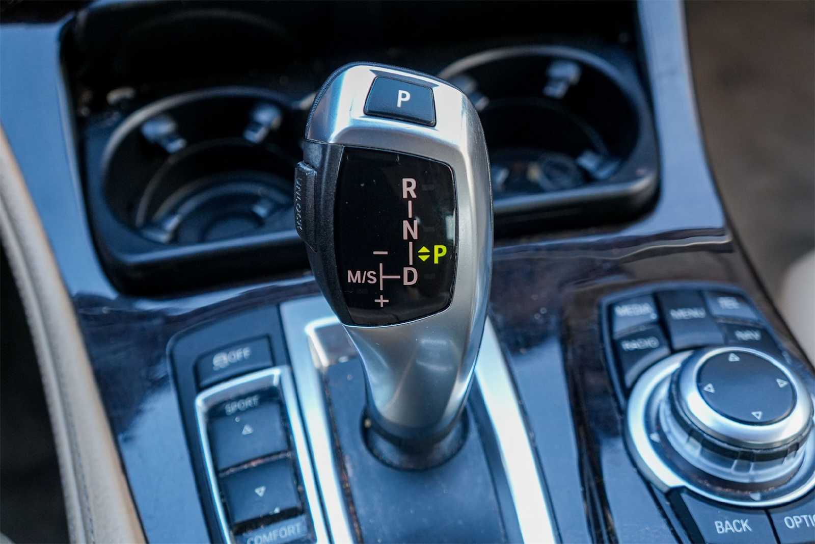 Thumbnail: 2013 BMW 5 Series - 17