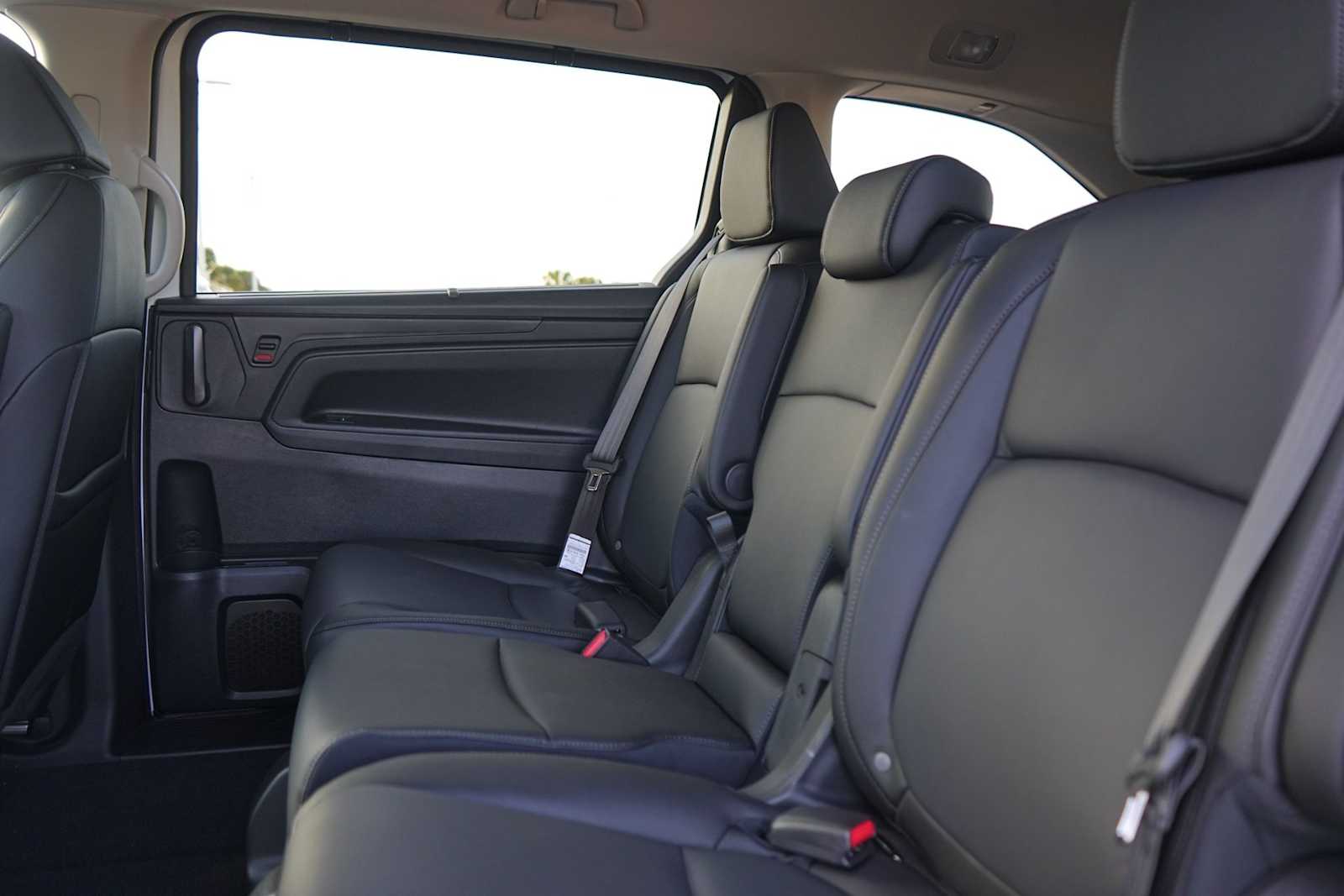 Thumbnail: 2026 Honda Odyssey - 13