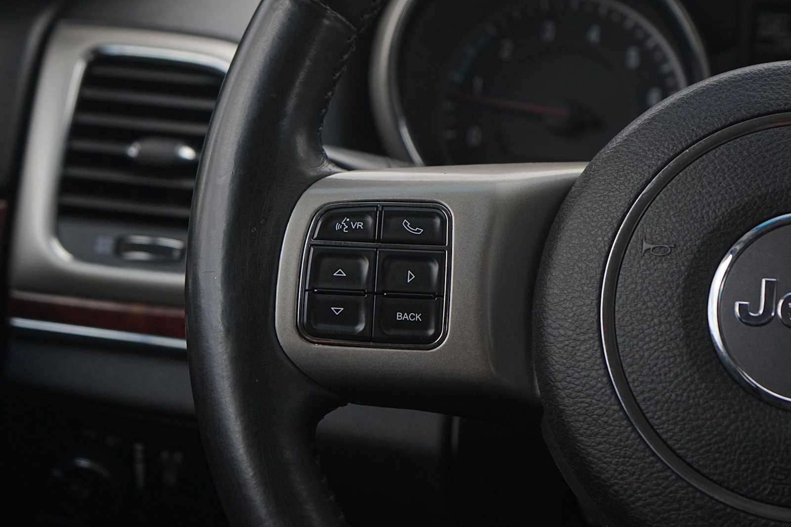 Thumbnail: 2013 Jeep Grand Cherokee - 17