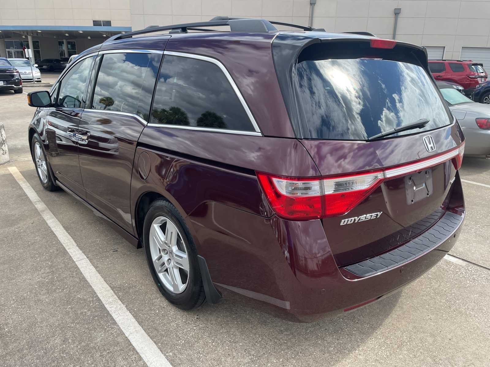 Thumbnail: 2013 Honda Odyssey - 2