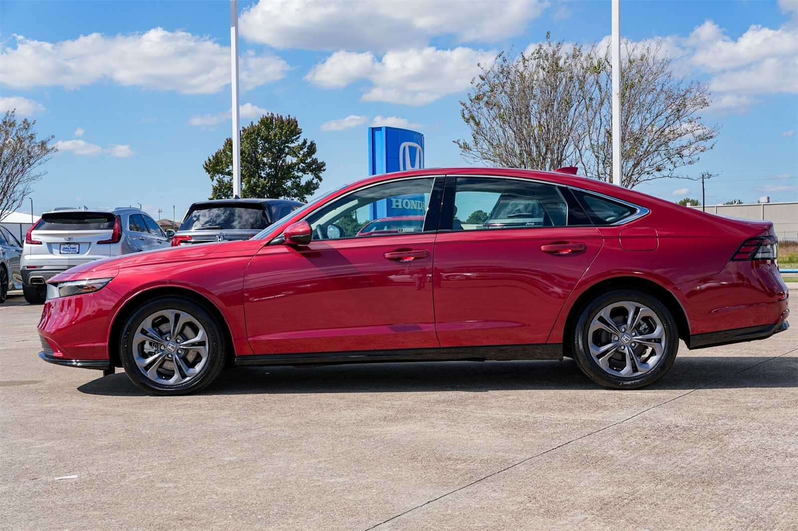 2024 Honda Accord Hybrid EX-L photo 2