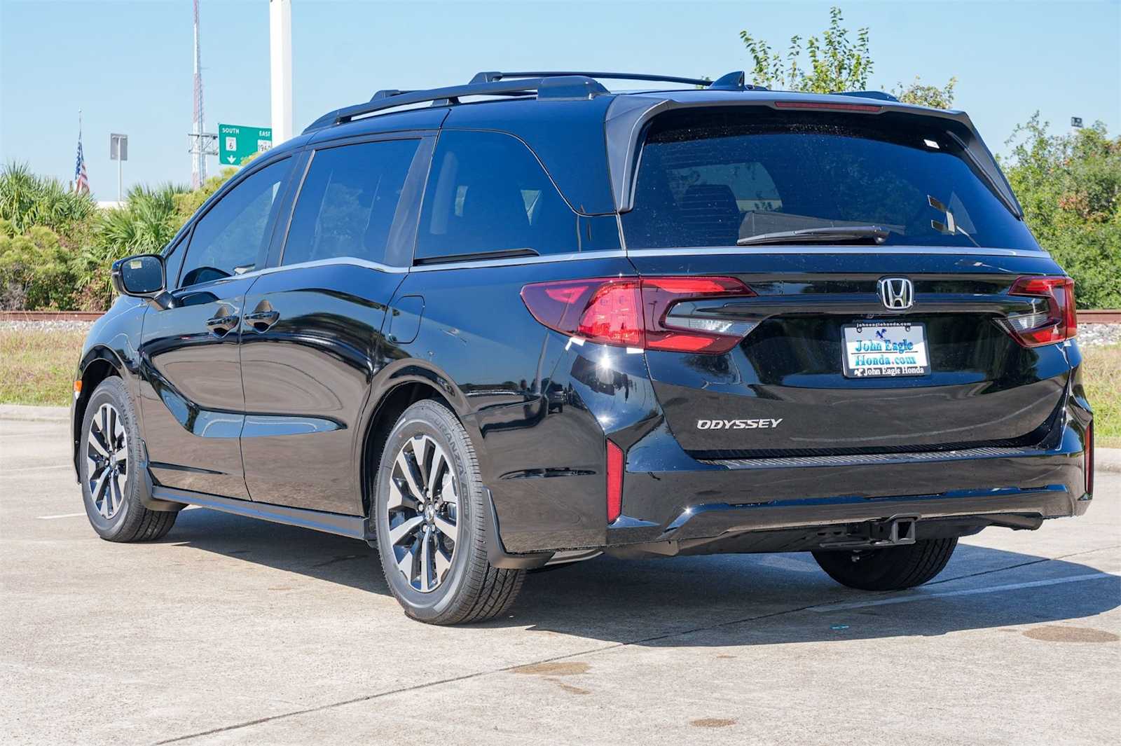 Thumbnail: 2026 Honda Odyssey - 4