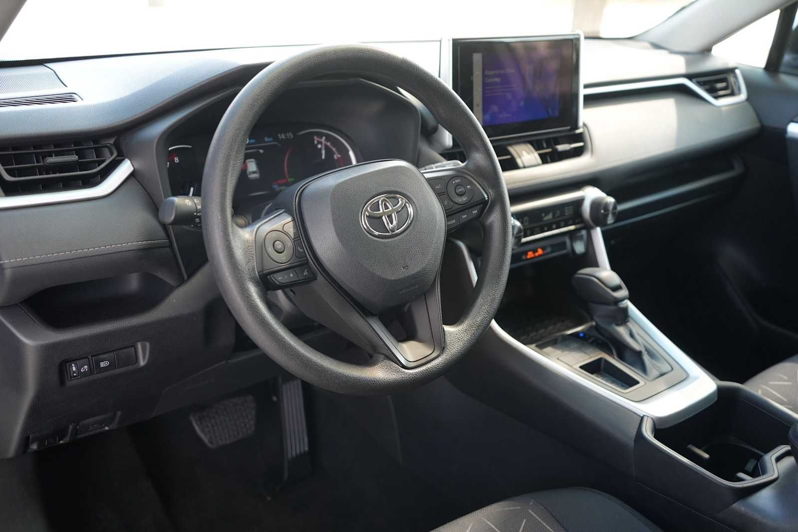 2024 Toyota RAV4 XLE photo 2