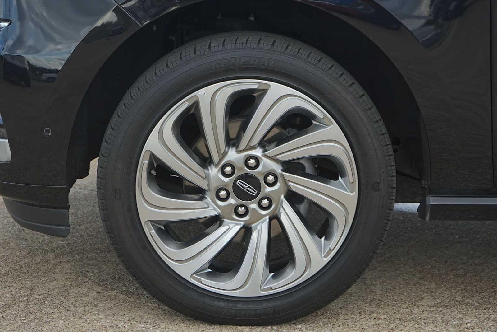 Thumbnail: 2024 Lincoln Navigator - 6