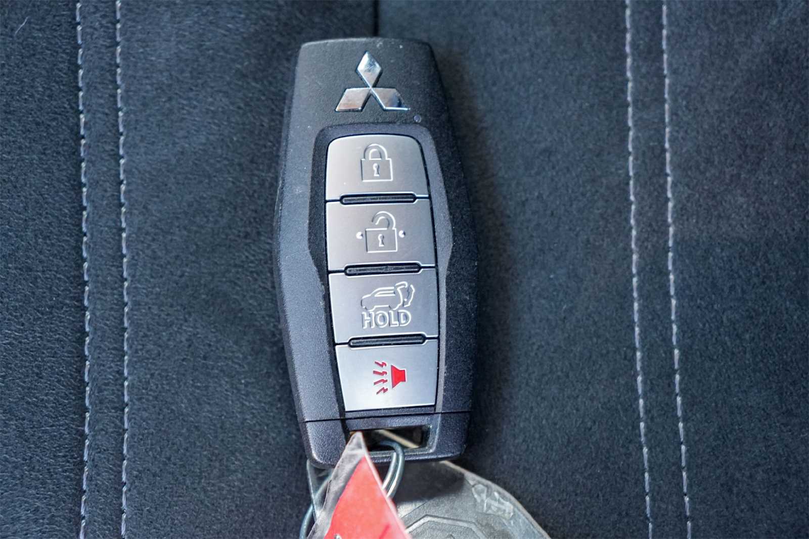 Thumbnail: 2024 Mitsubishi Outlander - 20