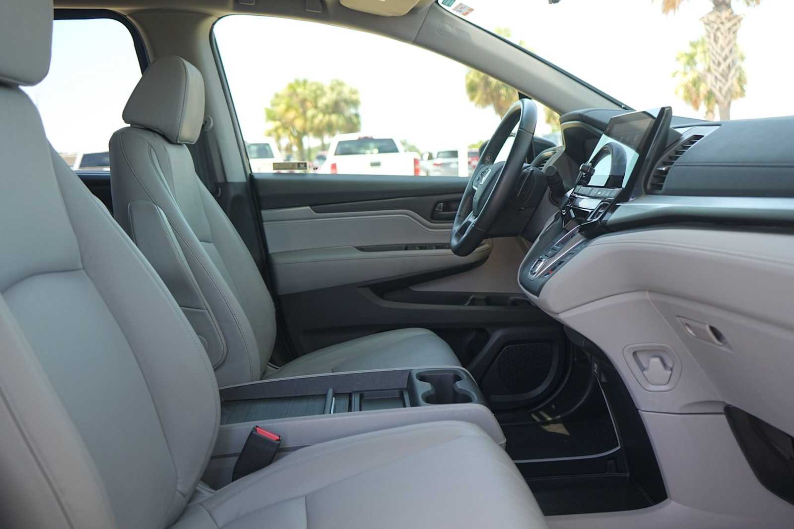 Thumbnail: 2018 Honda Odyssey - 15