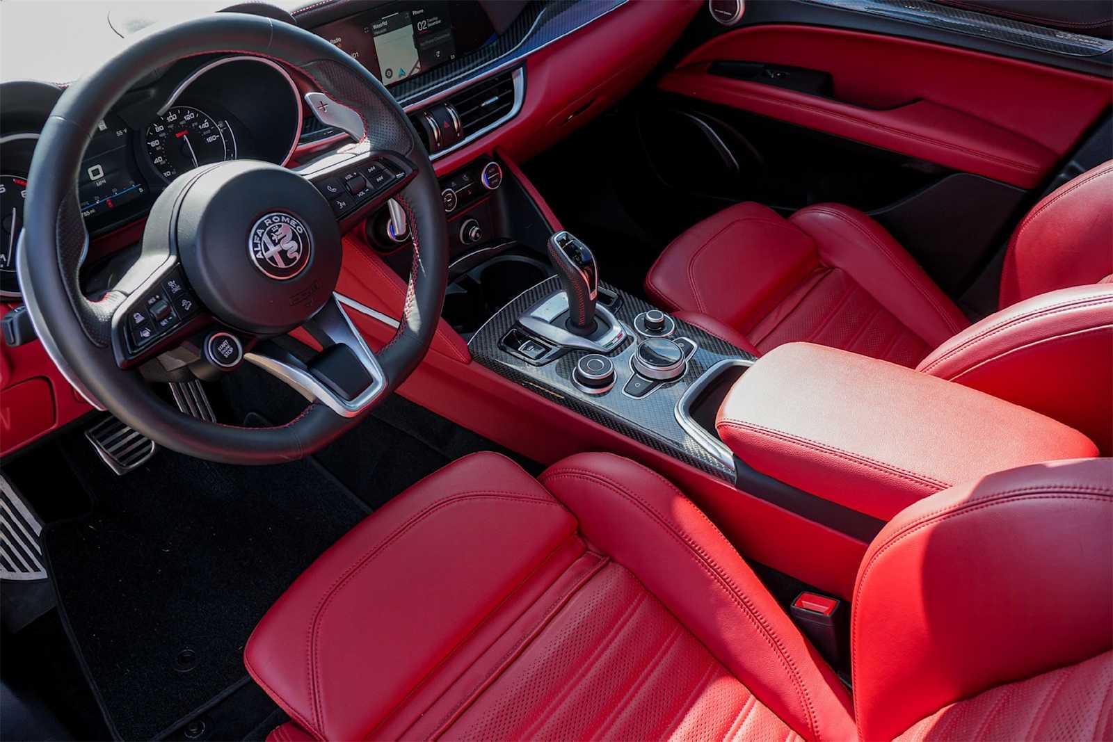 Thumbnail: 2021 Alfa Romeo Stelvio - 2