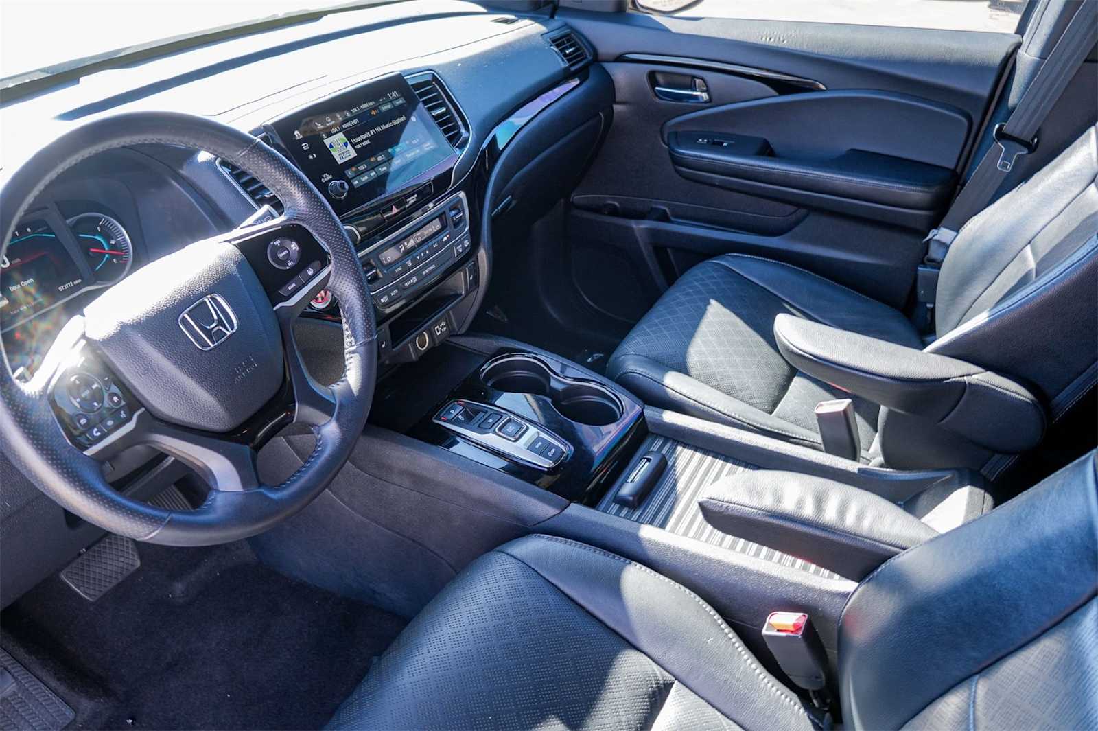 2019 Honda Passport Touring photo 2