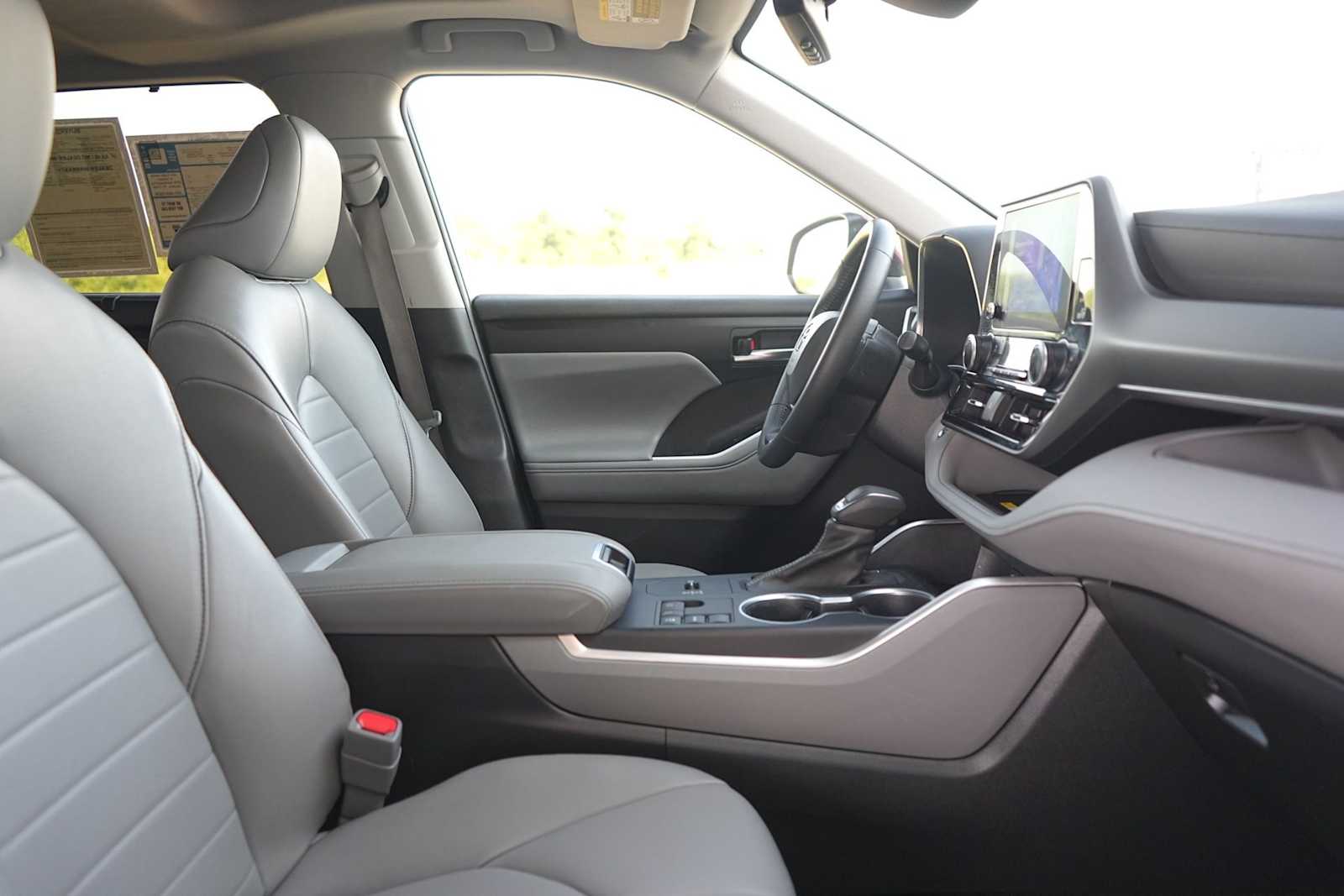 2023 Toyota Highlander XLE - Photo 15