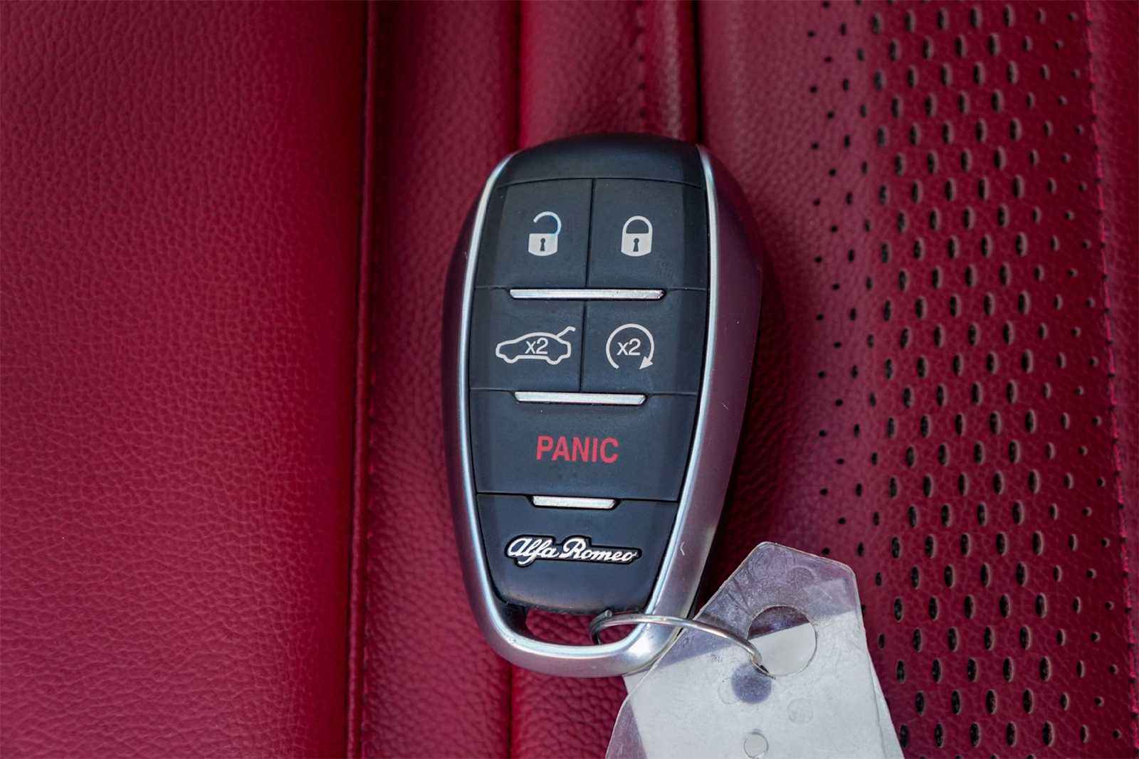 Thumbnail: 2021 Alfa Romeo Stelvio - 20