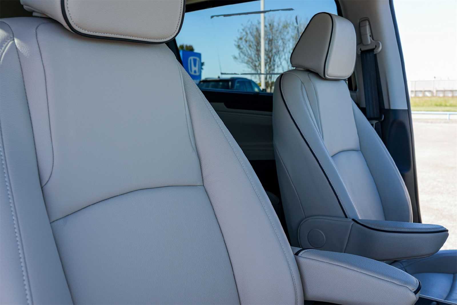 Thumbnail: 2026 Honda Odyssey - 14