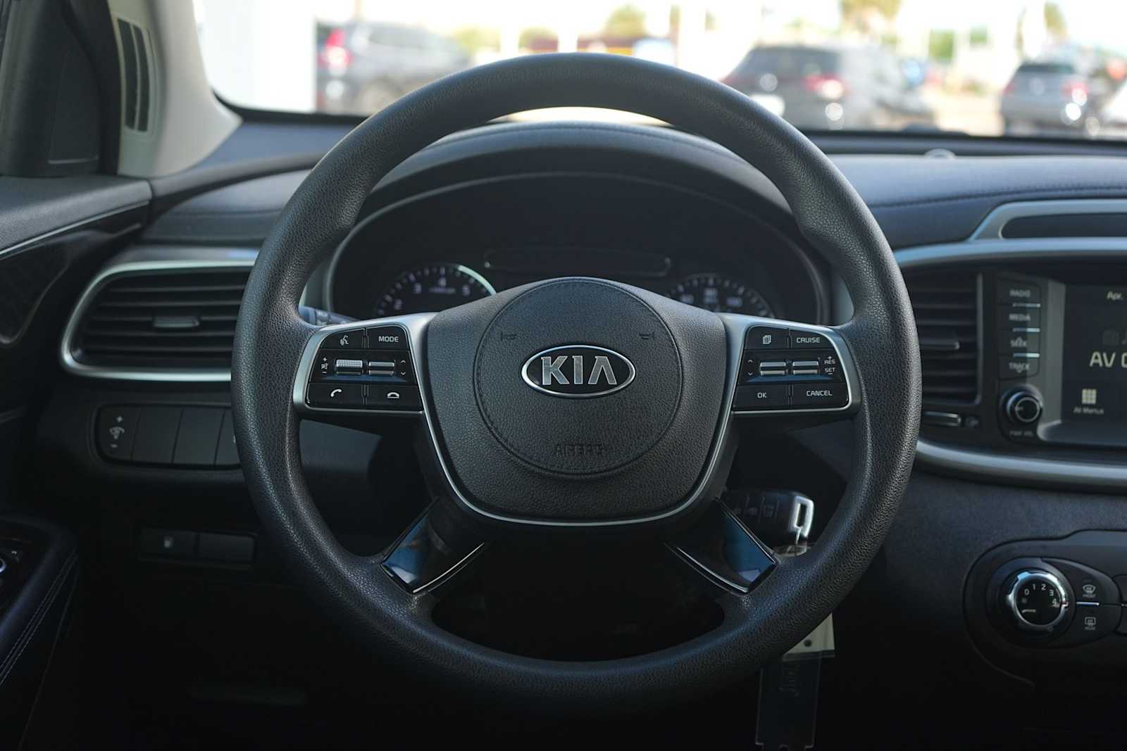 Thumbnail: 2019 Kia Sorento - 16