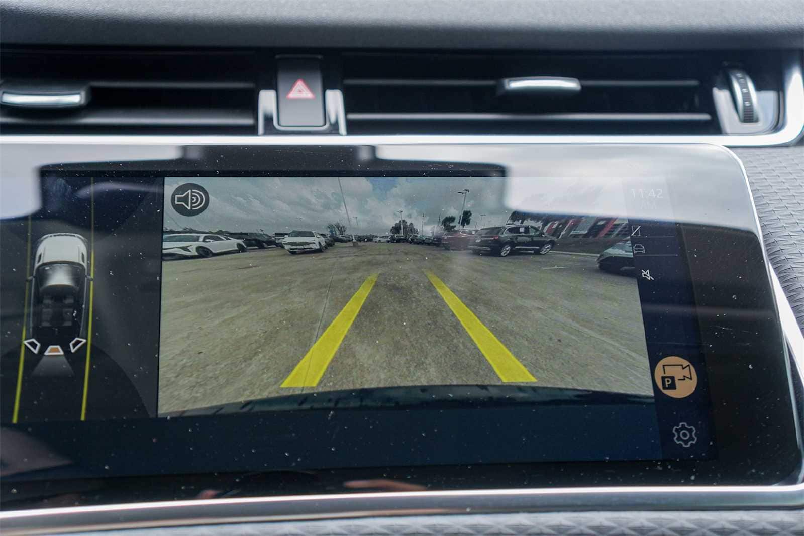 Thumbnail: 2022 Land Rover Range Rover Evoque - 24