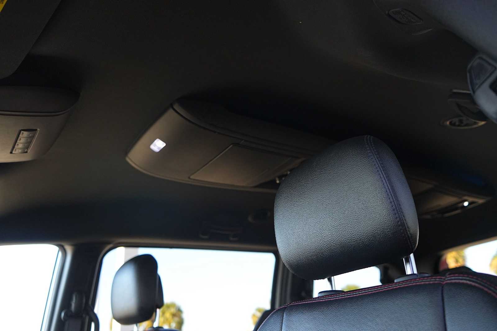 Thumbnail: 2018 Dodge Grand Caravan - 25