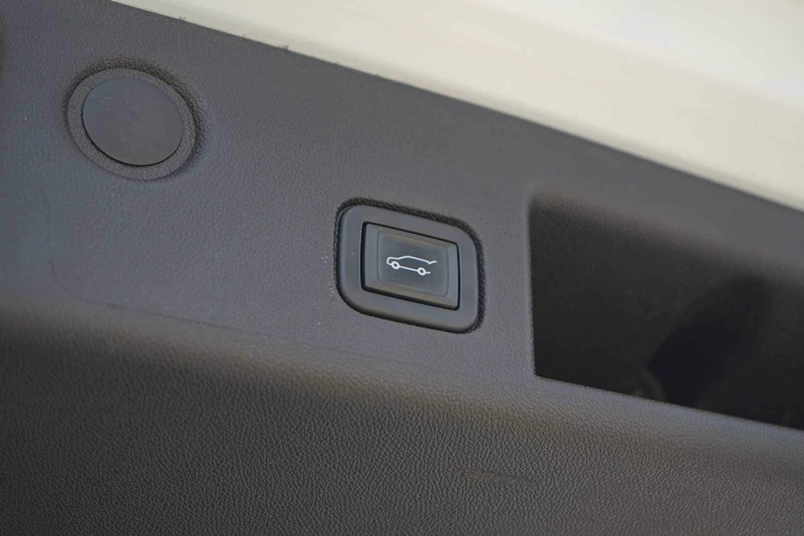 Thumbnail: 2020 Chevrolet Equinox - 26