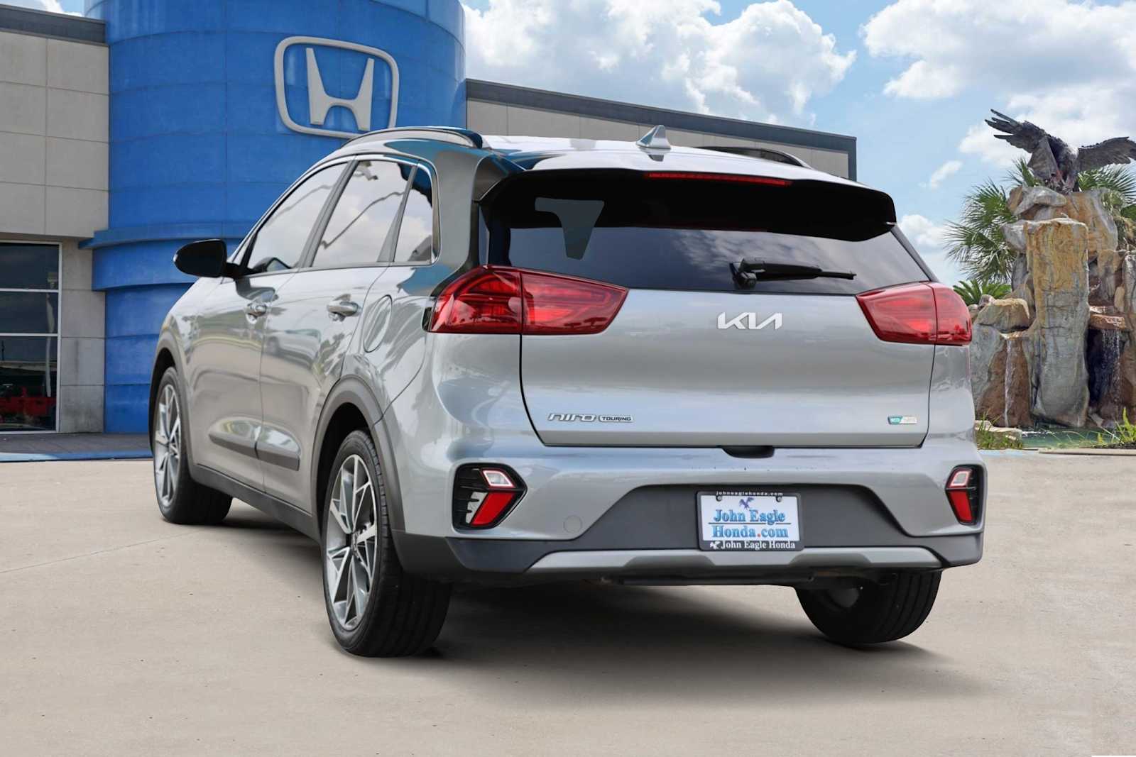 Thumbnail: 2022 Kia Niro - 4