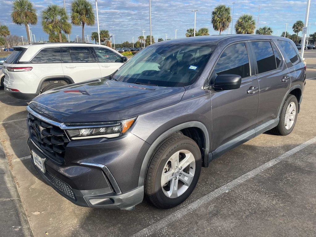 Used 2023 Honda Pilot LX SUV