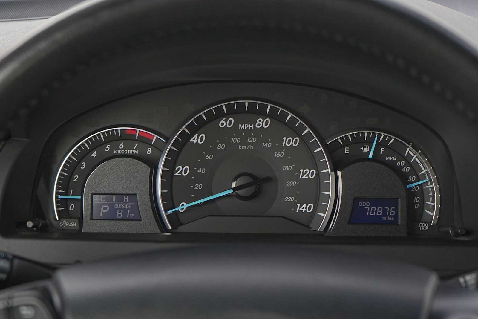 Thumbnail: 2012 Toyota Camry - 23