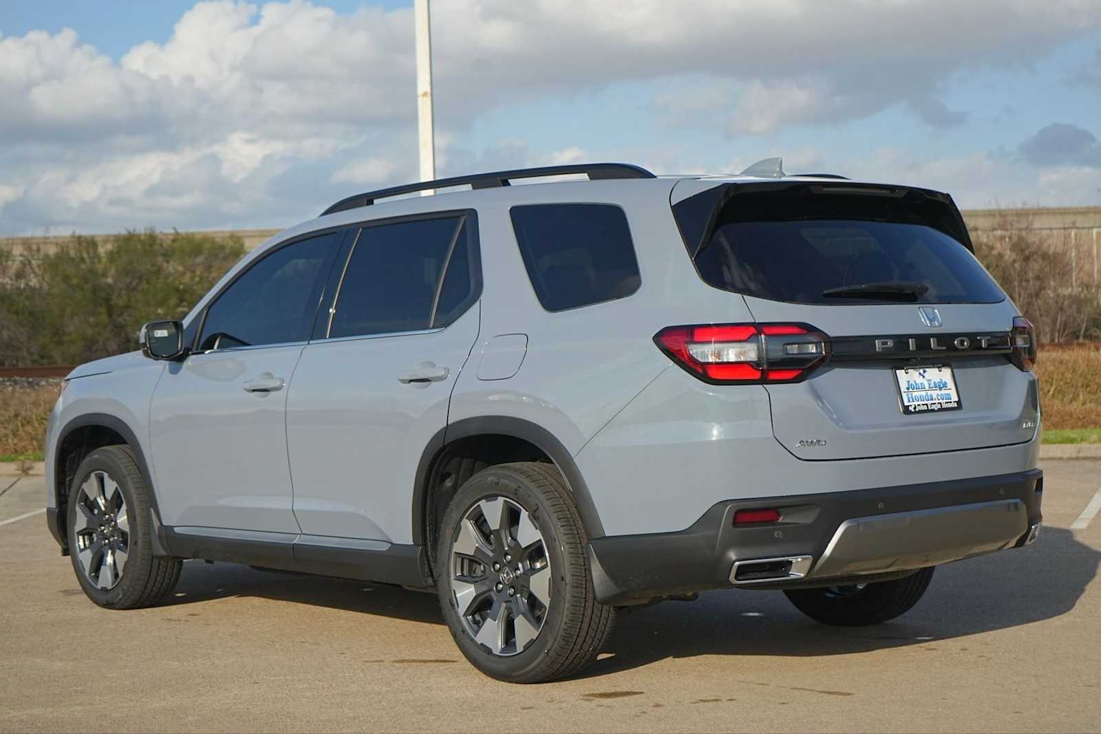 Thumbnail: 2026 Honda Pilot - 4