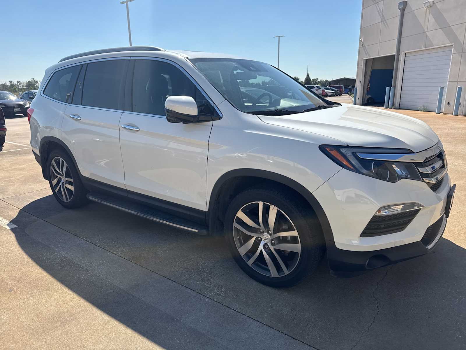 2017 Honda Pilot Touring photo 2