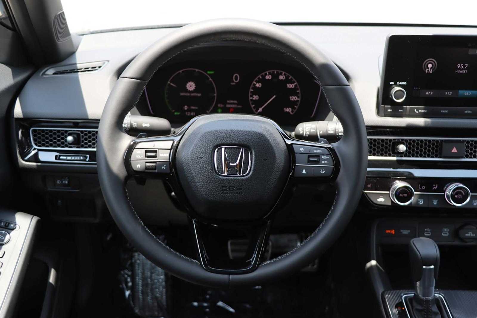 2025 Honda Civic Sport 14