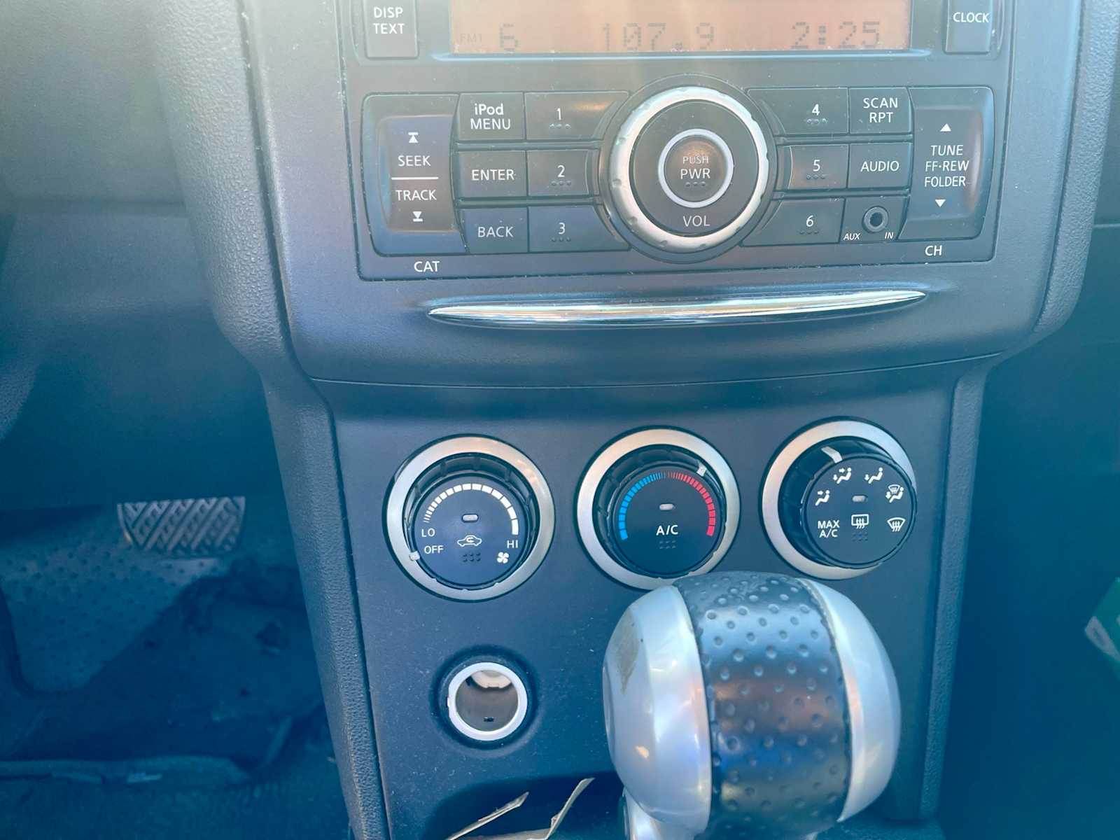 Thumbnail: 2011 Nissan Rogue - 9