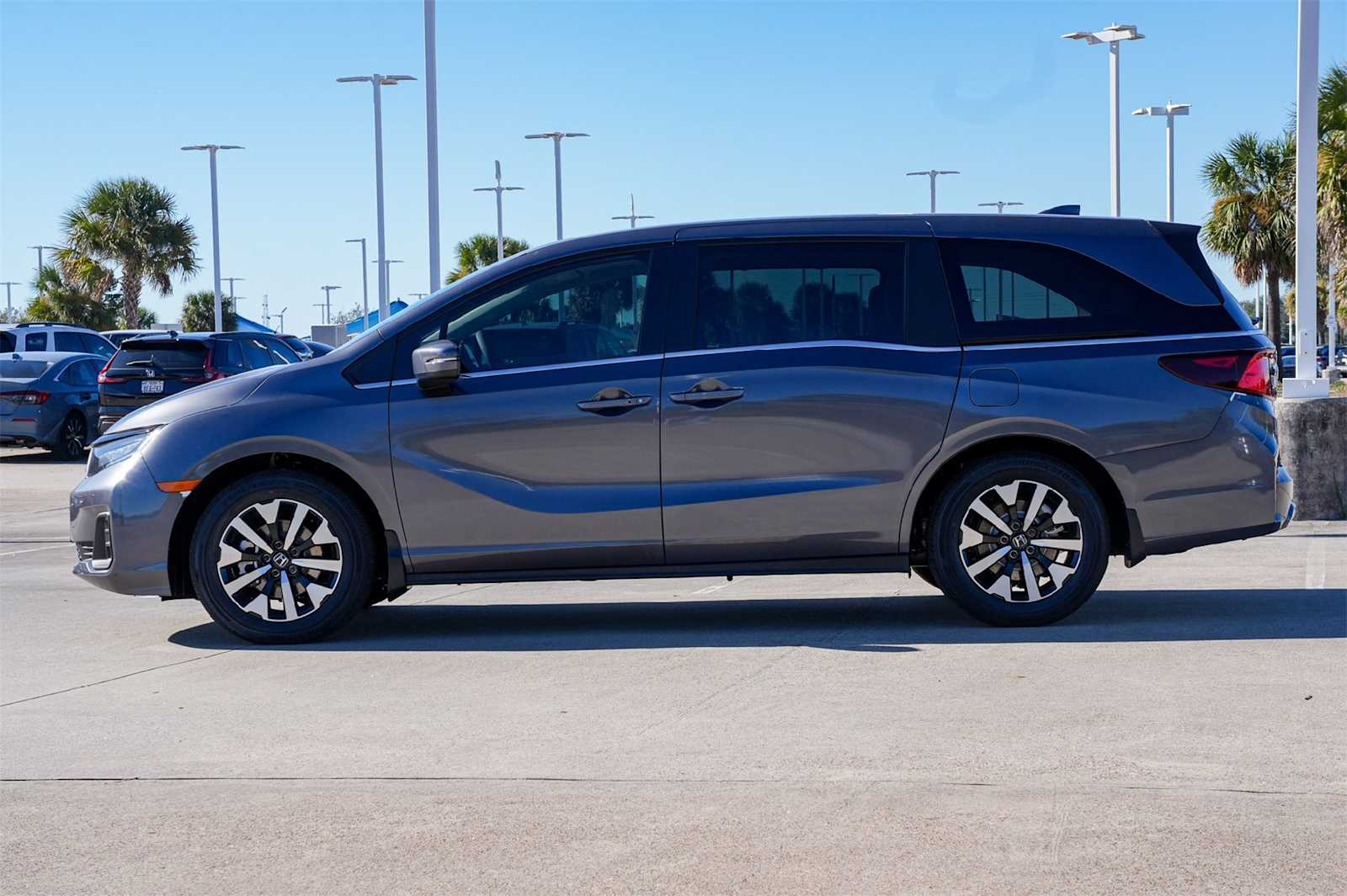 Thumbnail: 2026 Honda Odyssey - 3