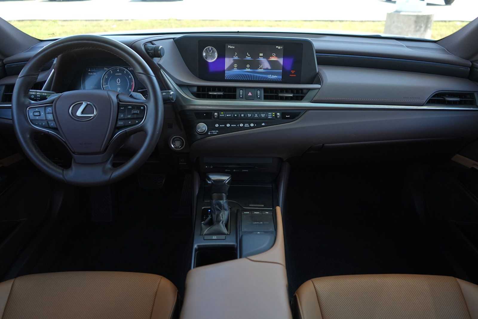 Thumbnail: 2021 Lexus ES - 10