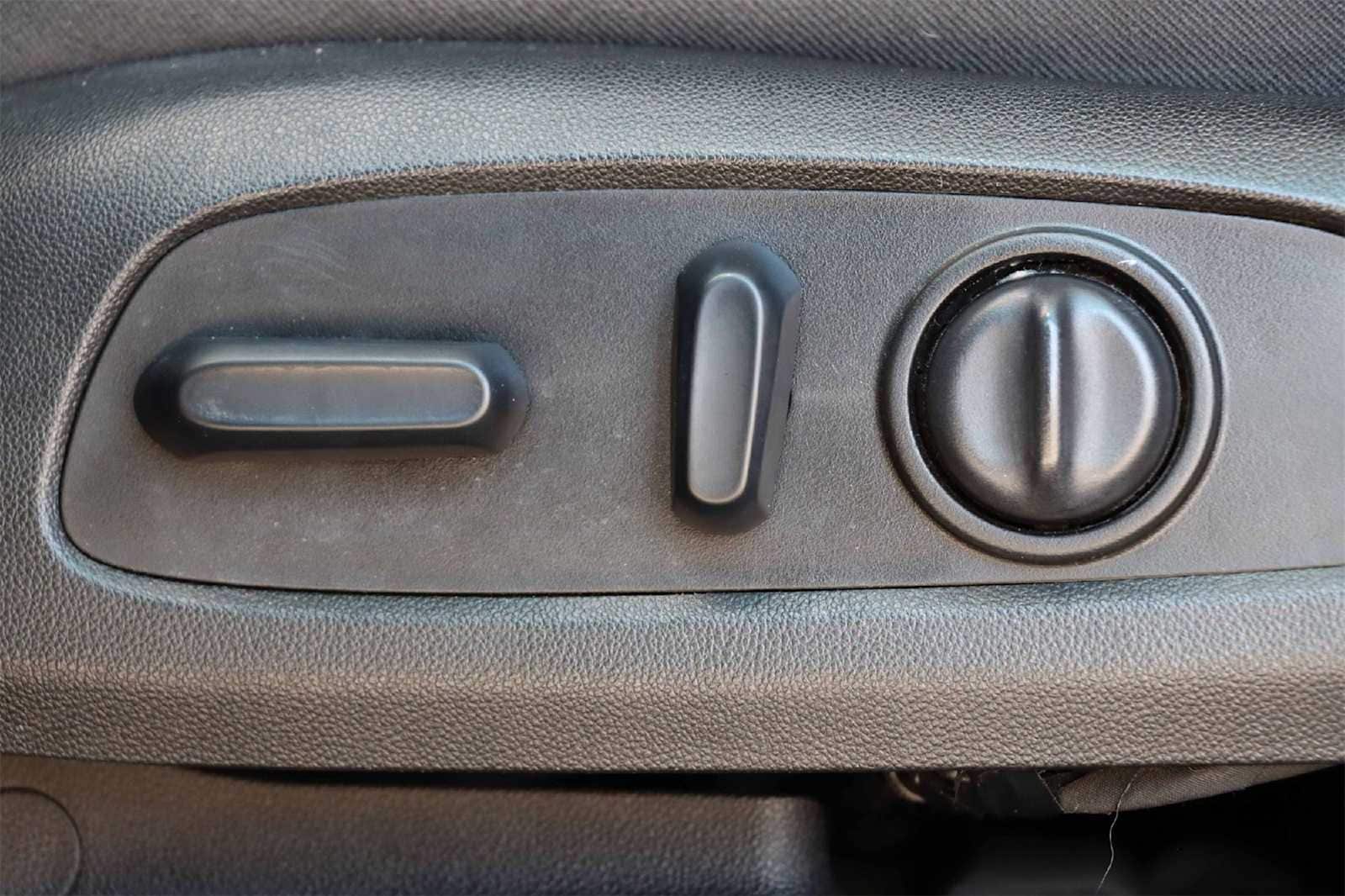 Thumbnail: 2019 Chevrolet Traverse - 29