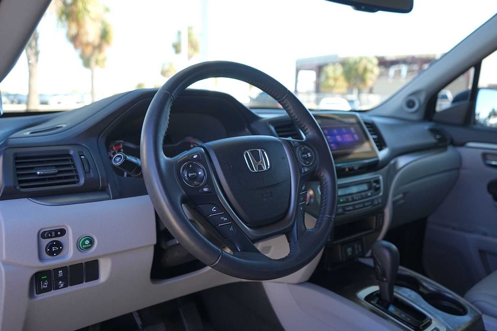 Thumbnail: 2017 Honda Pilot - 2